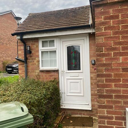 Cosy Apartment With Private Access And Kitchenette In Guildford (Adults Only) Worplesdon Ngoại thất bức ảnh