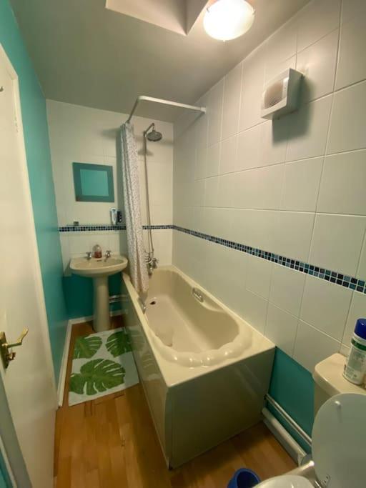 Cosy Apartment With Private Access And Kitchenette In Guildford (Adults Only) Worplesdon Ngoại thất bức ảnh