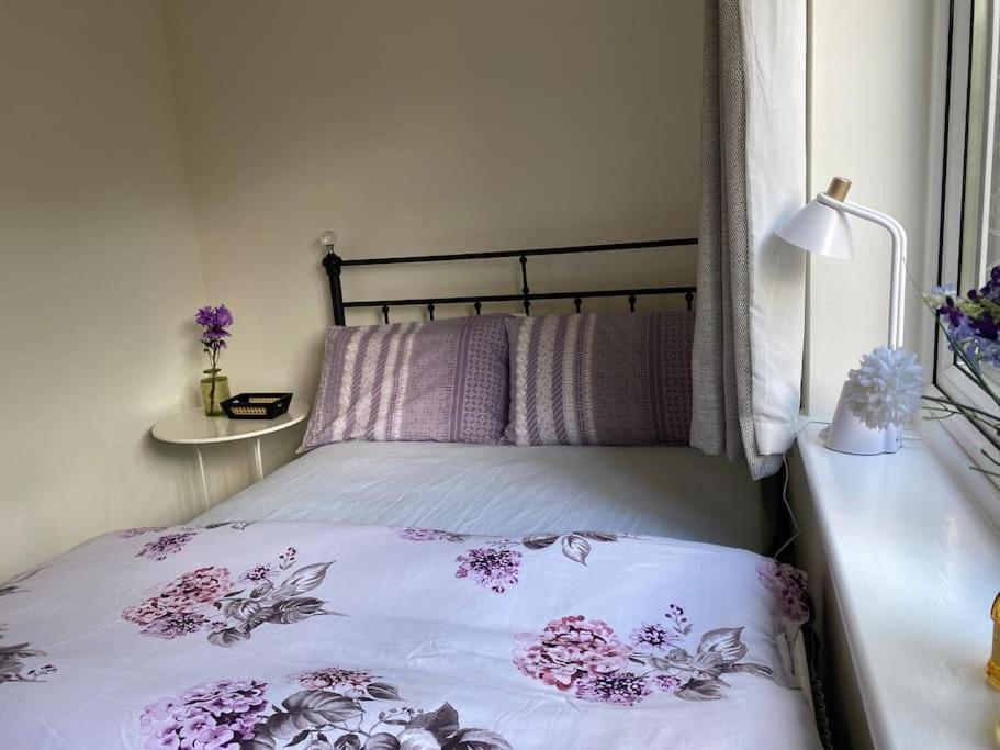 Cosy Apartment With Private Access And Kitchenette In Guildford (Adults Only) Worplesdon Ngoại thất bức ảnh