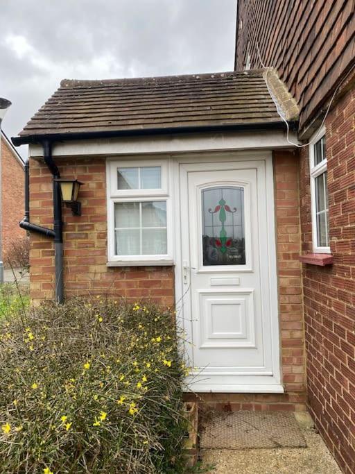 Cosy Apartment With Private Access And Kitchenette In Guildford (Adults Only) Worplesdon Ngoại thất bức ảnh